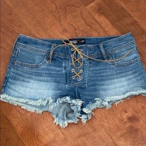 Hollister Short-Short Low rise denim shorts